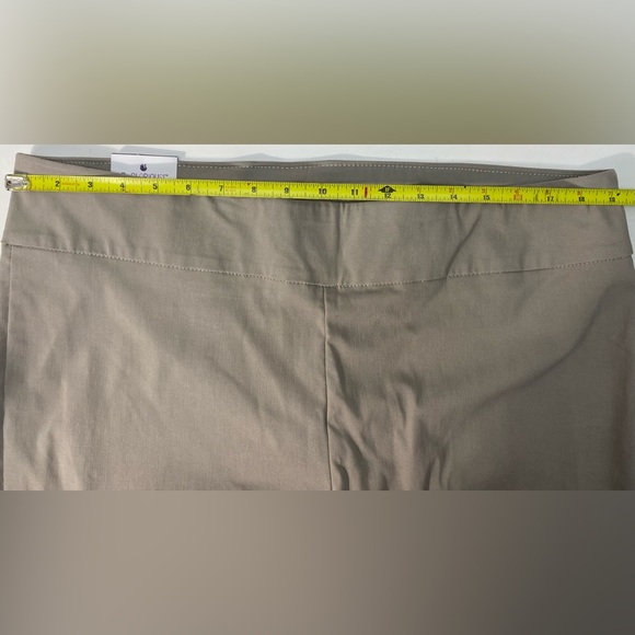 Gloria Vanderbilt Women’s Sz 18 Trouser Pull on Tummy Slimmer Mid Rise Pants - Picture 12 of 16